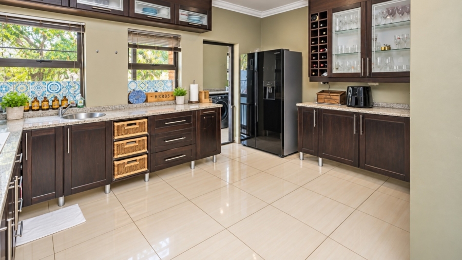 5 Bedroom Property for Sale in Xanadu Nature Estate North West
